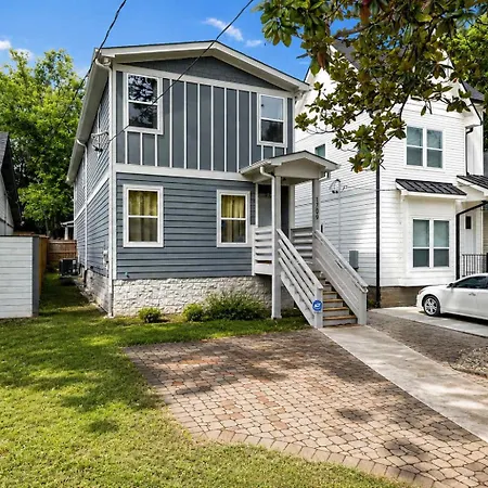 In Style Spacious Nash Near Broadway Holiday home *