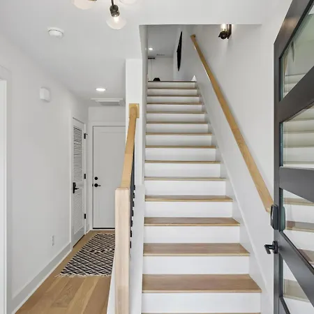 Sleek Trio Townhomes 9br 3 Hot Tubs * Nashville
