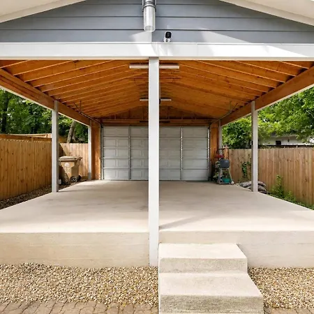 In Style Spacious Nash Near Broadway Holiday home