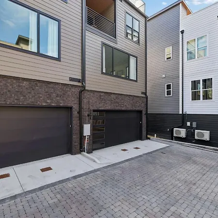 Holiday home Fancy Townhouse With Rooftop Hot Tub & Fireplace Nashville