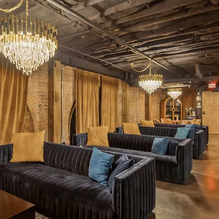 Luxury 2br Midtown Near Broadway & Pool * Nashville