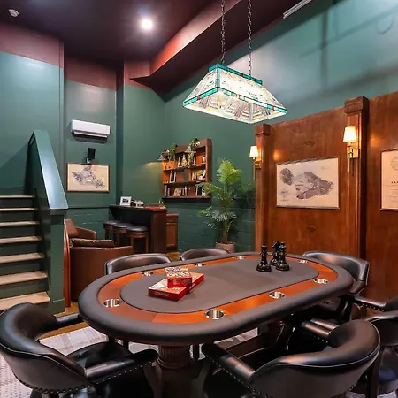 Old Hawai'i Hale Holiday home
