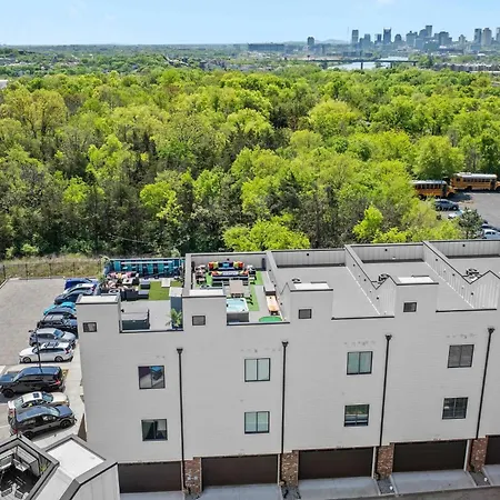 Sounds Like Fun- Hot Tub & Rooftop Views Nashville
