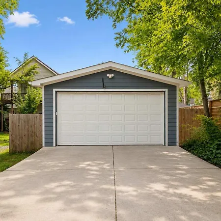 Holiday home In Style Spacious Nash Near Broadway