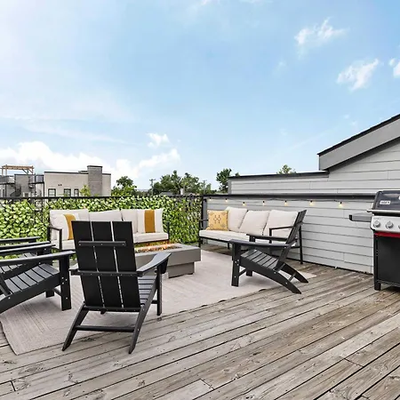 The Velvet Spur - Rooftop Retreat Near Germantown *