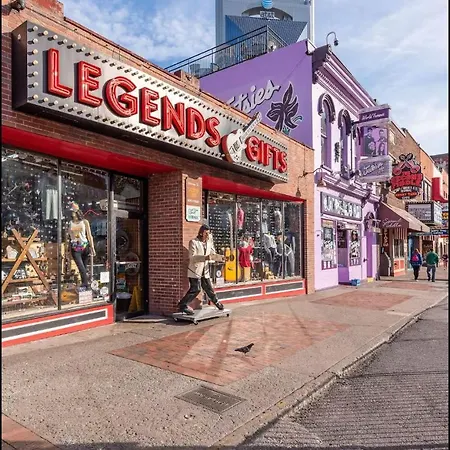 Old School Cool 3br Minutes To Downtown *