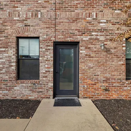 Luxury 2br Midtown Near Broadway & Pool Holiday home