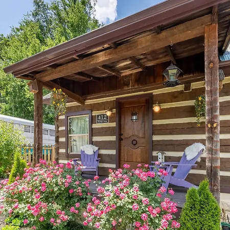 Holiday home The Magic Cottage- Artsy Escape With Hot Tub & Charm *