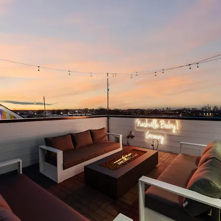 Holiday home Downtown Hangout With Hot Tub *