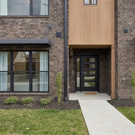 Combined Twin Townhomes 6br Hot Tubs *