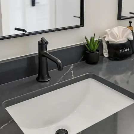 Sleek Trio Townhomes 9br 3 Hot Tubs * Nashville