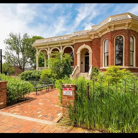 Holiday home Old School Cool 3br Minutes To Downtown
