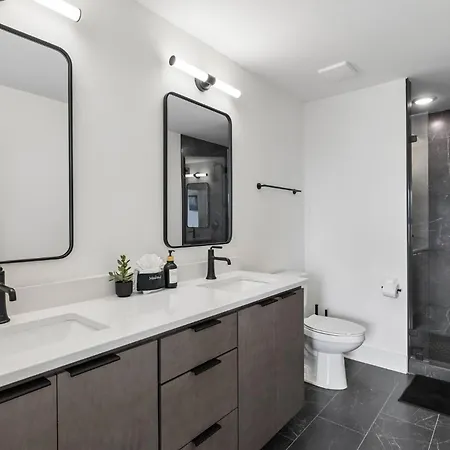 Sleek Trio Townhomes 9br 3 Hot Tubs Holiday home *