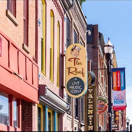 Old School Cool 3br Minutes To Downtown Nashville