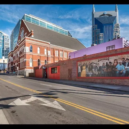 Old School Cool 3br Minutes To Downtown Nashville