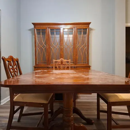 Old School Cool 3br Minutes To Downtown *