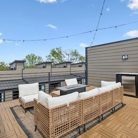 Sleek Trio Townhomes 9br 3 Hot Tubs Nashville