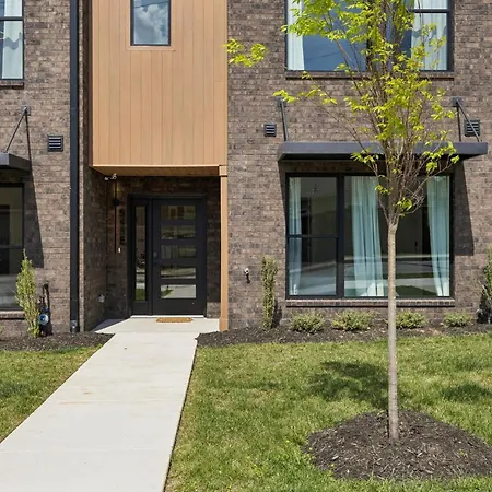 Holiday home Sleek Trio Townhomes 9br 3 Hot Tubs Nashville