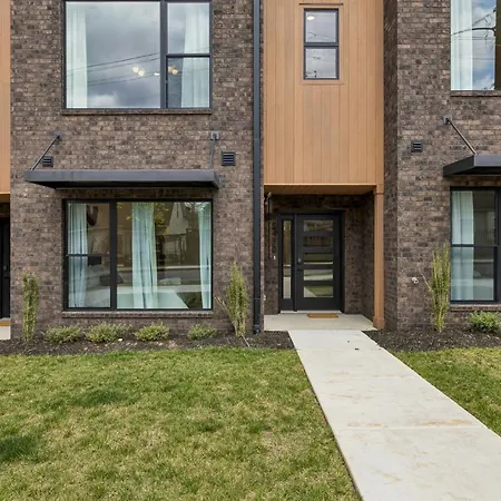 Combined Twin Townhomes 6br Hot Tubs Holiday home