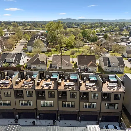 Sleek Trio Townhomes 9br 3 Hot Tubs