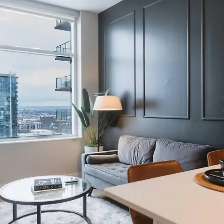 Sky-high Luxury W/ 26th-floor Lounge & Pool