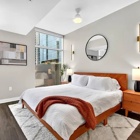 Gulch Gem Pool, Walkable + Parking Apartment Nashville