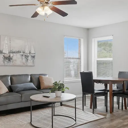 Roomy With Modern Features Apartment Nashville