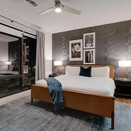 Two Kings On Floor W Pool & Patio Apartment *