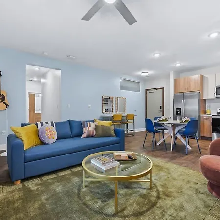 Apartment 2br W Glam Station & Karaoke Near Broadway