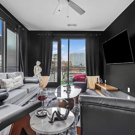 The Midnight Parthenon - 5 Min To Broadway - Midtown Apartment Nashville