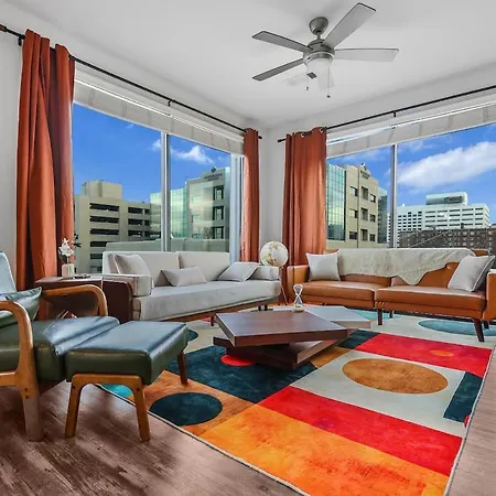 Apartment Mid-century Sunlit - Min To Brdwy - Parking