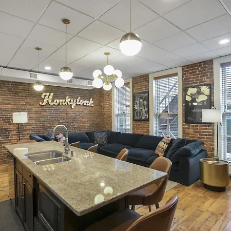 Holiday home The Honky Tonk 2 Blocks To Broadway,printers Alley