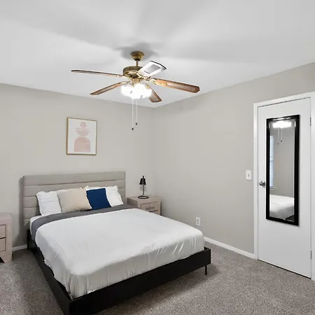 Spacious 2-bedroom Near Downtown Apartment Nashville