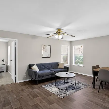 Spacious 2-bedroom Near Downtown Apartment Nashville