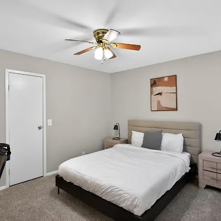 Modern Minutes From Downtown