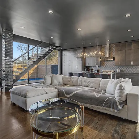 Modern Oasis Downtown Skyline View Prime * Nashville