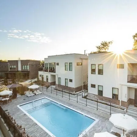 Bachelorette Dream | 2 Units | 8 Kings + 8 Baths Apartment Nashville