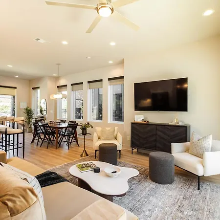 Apartment Noa | Pool, Sauna, & Rooftop Views Nashville