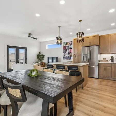 Modern Townhome With Garage & Ev Charger Nashville
