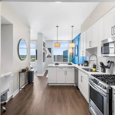 Apartment Music For 2 Gulch, Pool & Whole Foods