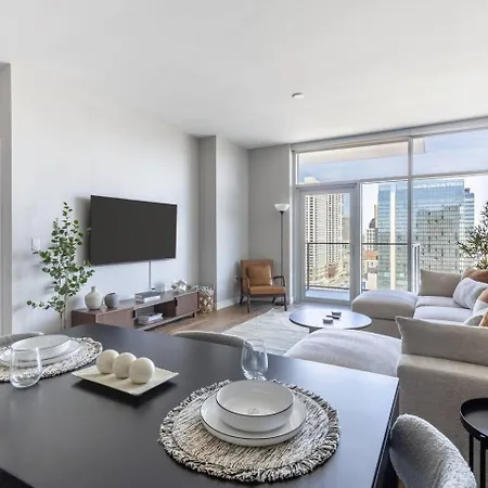 Apartment Skyline Views Gulch For 2, Private Balcony