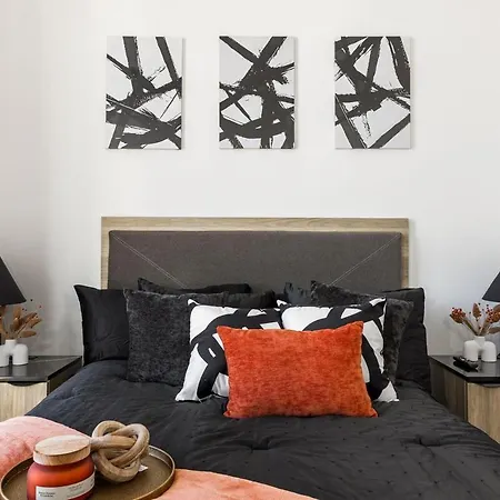 Walk To Broadway, Rooftop Pool And Sky Lounge Apartment *