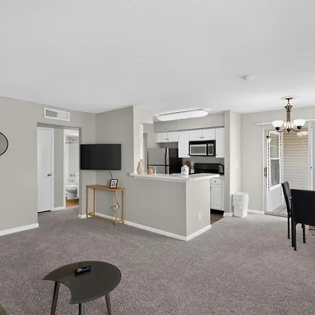 Preakness Comfort Meets Convenience Apartment
