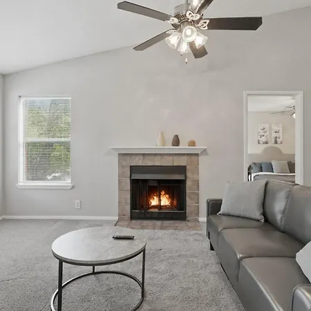 Apartment Cozy Retreat Near Airport & Hotspots Nashville