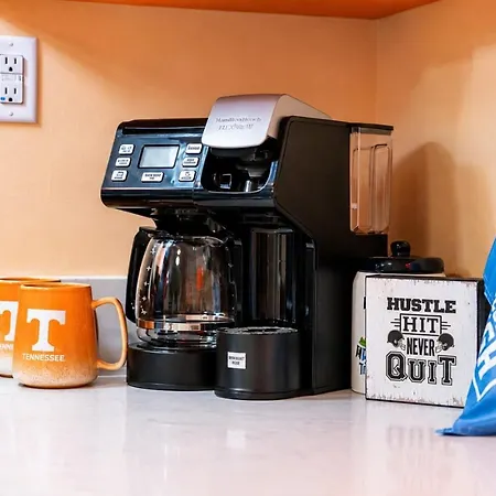 Game Day Getaway Vols Themed Near Vanderbilt Apartment