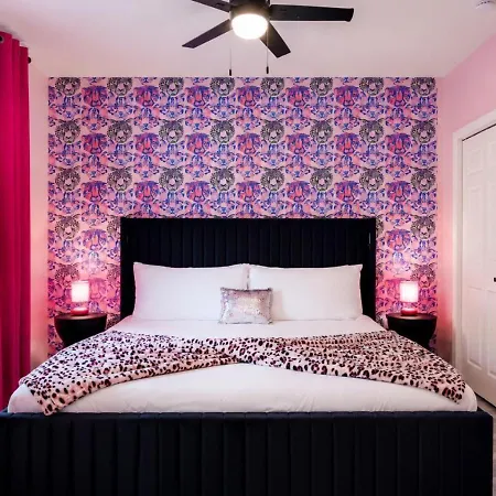 Pink Pony Club Retreat Near Vanderbilt Sleeps 6 Apartment Nashville