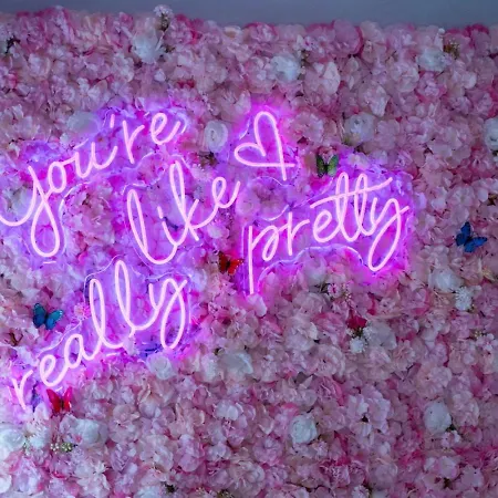 Apartment Sweet & Glam Pop Near Vanderbilt & Downtown Nashville