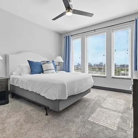 Apartment View Getaway 2br Near Broadway & Gulch