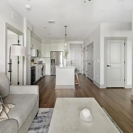 Apartment Landing Beautiful 2Bd Gym Courtyard *