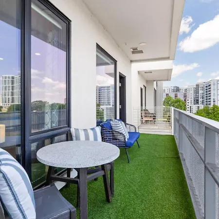 Modern Gulch Getaway With Pool, Garage And Balcony Nashville